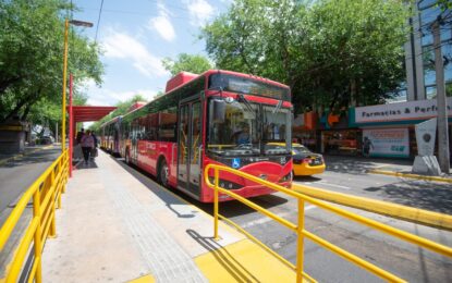 El transporte público podrá trasladar pasajeros hasta el 80% de capacidad de las unidades