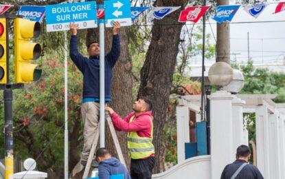 Comenzó el recambio de cartelería en San Martin