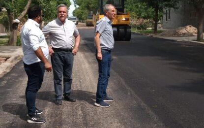 San Martin asfalta el barrio Yunes, de Montecaseros