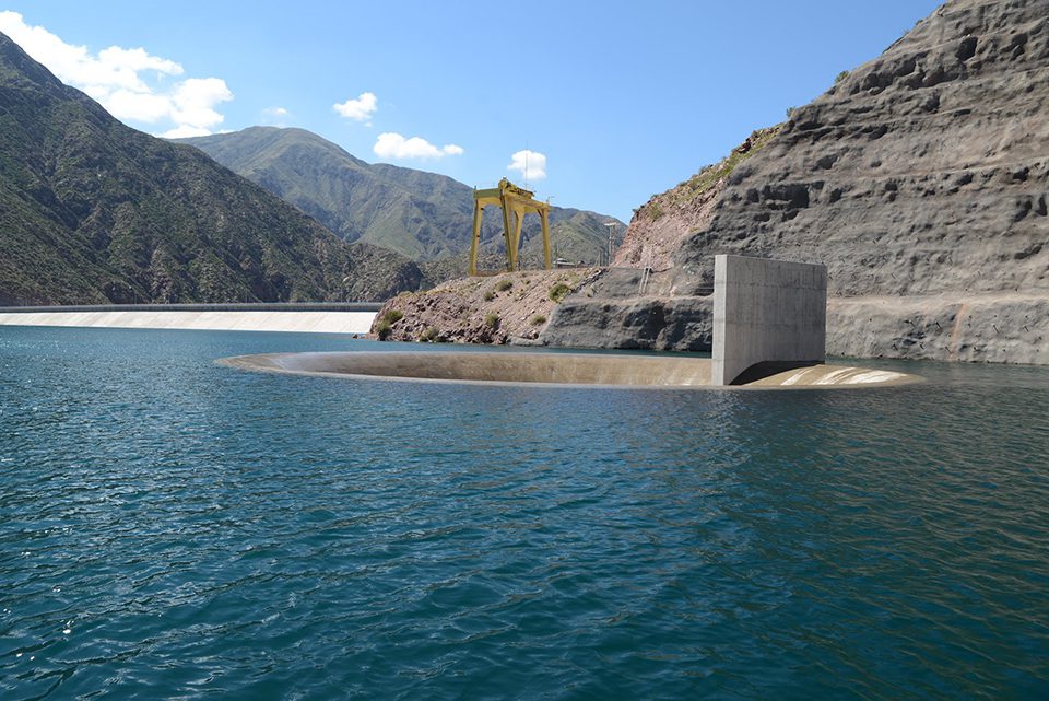 El Desayunador | Por maniobras en el dique Potrerillos podría faltar el agua