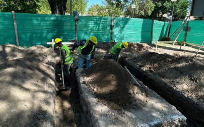 San Martin construye sanitarios públicos en la plazoleta Sarmiento